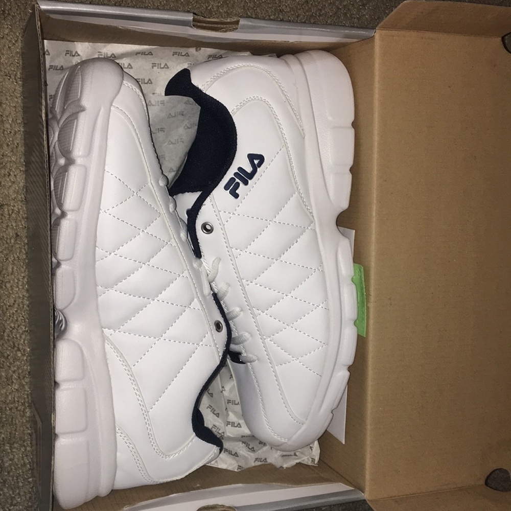 Men’s White FILA sneakers SIZE 10.5